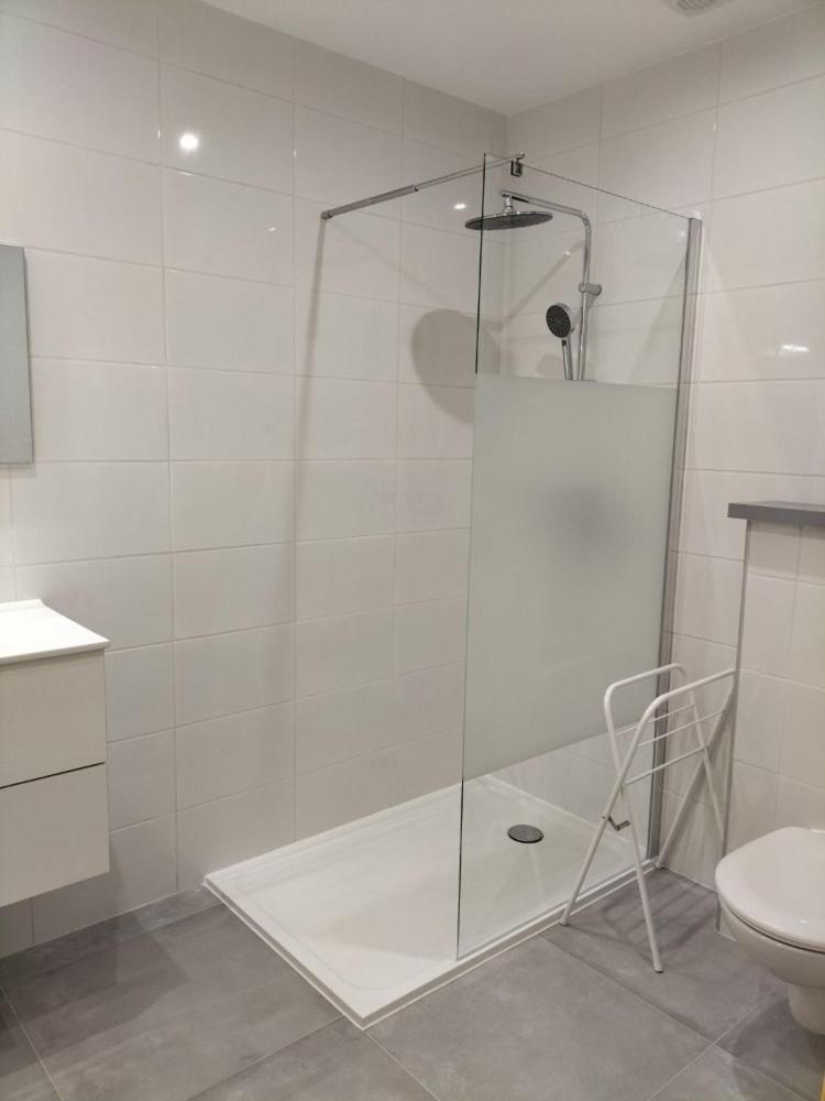 Appartements " Le Clos De La Cerisaie" Кастийон-дю-Гар Екстериор снимка