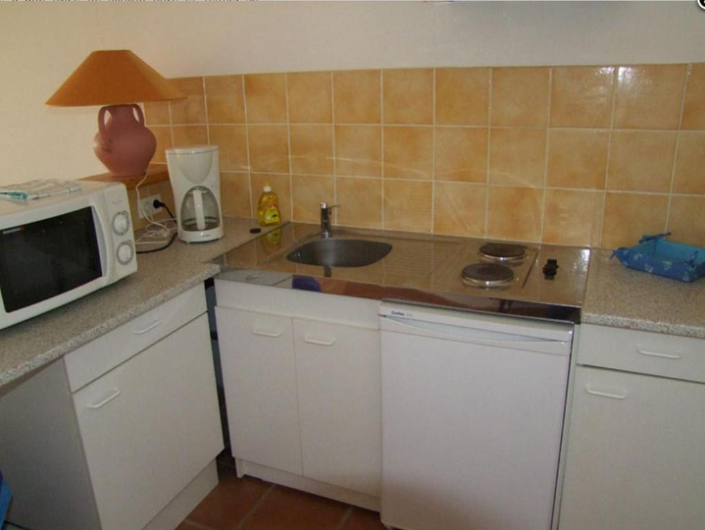 Appartements " Le Clos De La Cerisaie" Кастийон-дю-Гар Стая снимка