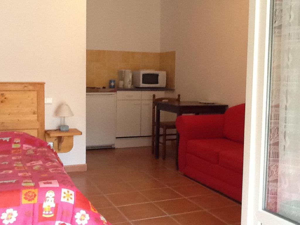 Appartements " Le Clos De La Cerisaie" Кастийон-дю-Гар Стая снимка