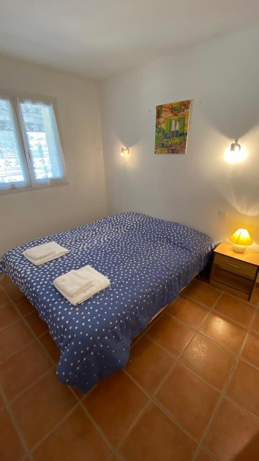 Appartements " Le Clos De La Cerisaie" Кастийон-дю-Гар Екстериор снимка