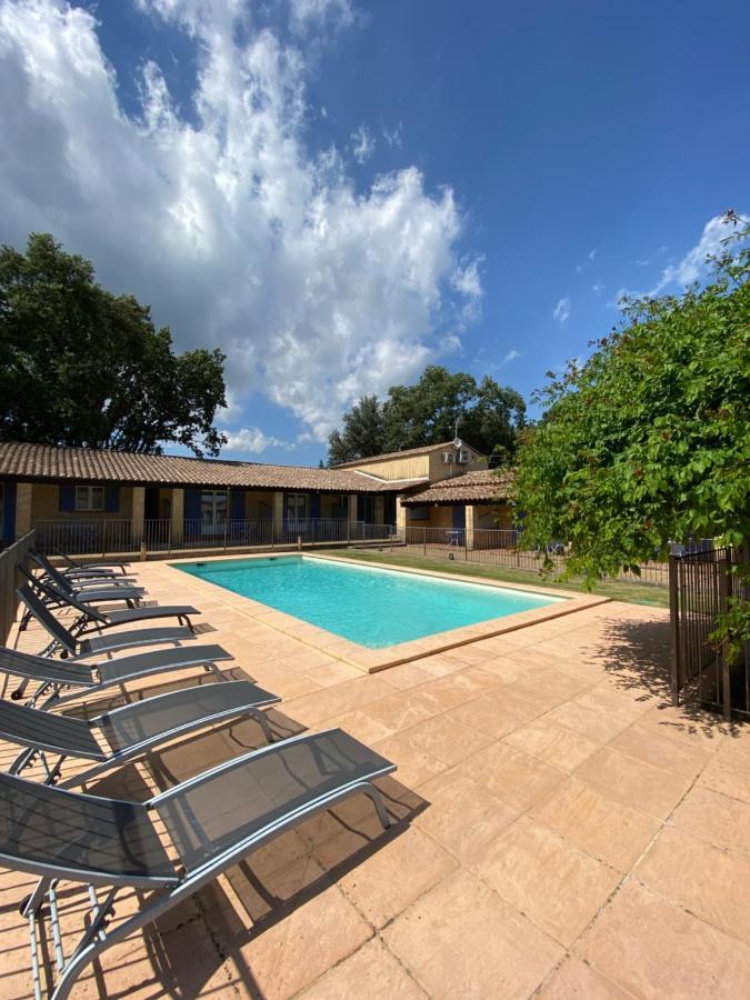Appartements " Le Clos De La Cerisaie" Кастийон-дю-Гар Екстериор снимка
