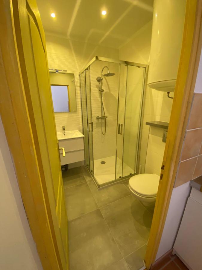 Appartements " Le Clos De La Cerisaie" Кастийон-дю-Гар Екстериор снимка